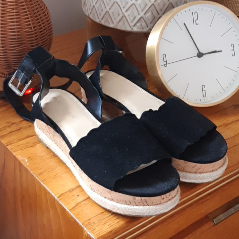Marc Fisher new black flat wedges leather